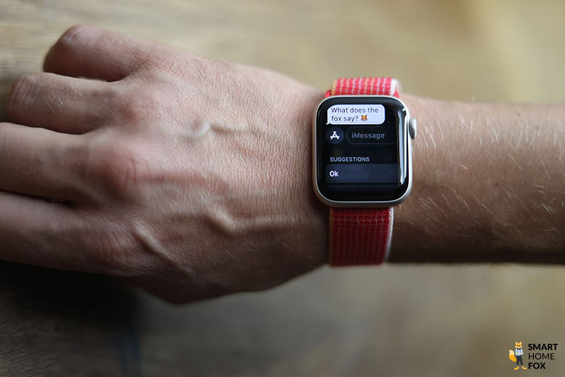 Man sieht die Antwortmöglichkeiten auf der Apple Watch SE.